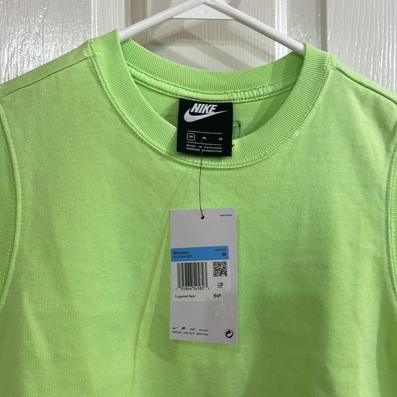NWT Nike Women’s Cropped Tee - Picture 4 of 6